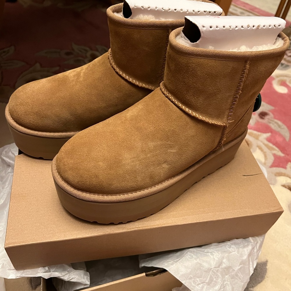 Ugg Classic Mini Platform boots